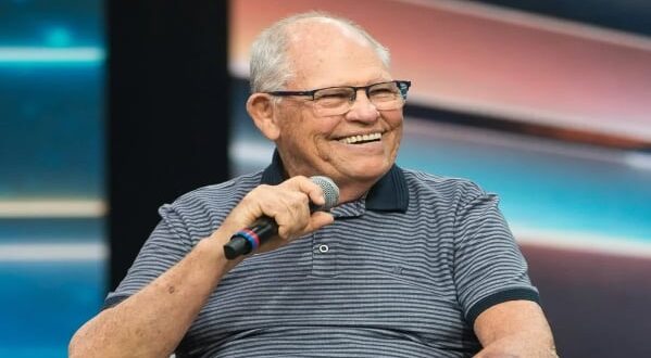 Morre Silvio Matos, ator, dublador e humorista, aos 82 anos