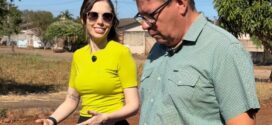 Prefeita em exercício Luciana Naves acompanha reconstrução asfáltica no Residencial Ipês em Goianésia