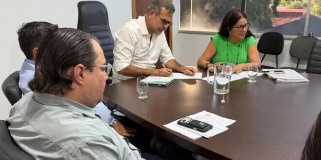 Renato autoriza progressões paradas desde 2012 para Assistentes da Educação Infantil e inicia tratativas para implantação de novo piso