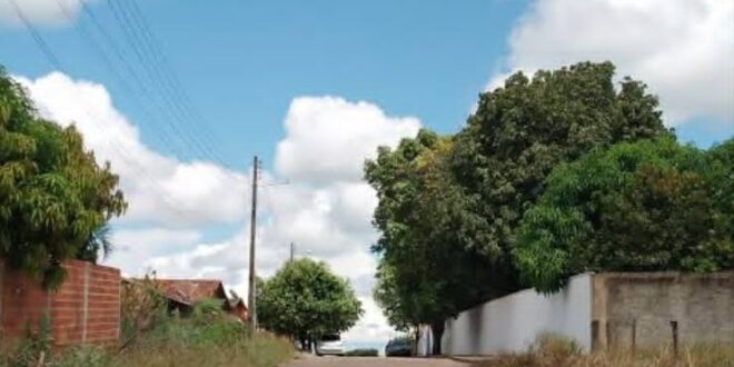 Homem invade casas, sequestra criança e é espancado por moradores em Juscelândia