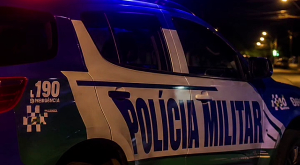 Filho agride pai com muleta em Ceres e ameaça família, diz polícia