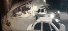 Dono de distribuidora é morto dentro de casa e tem esposa levada por criminosos;