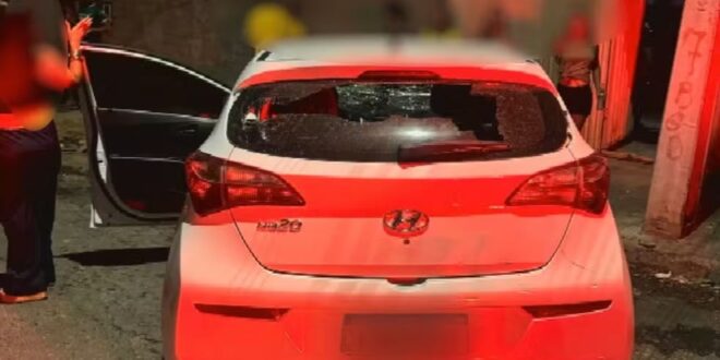 Biomédica atropela criança e adolescentes ao usar carro para invadir casa onde estava o ex, diz polícia