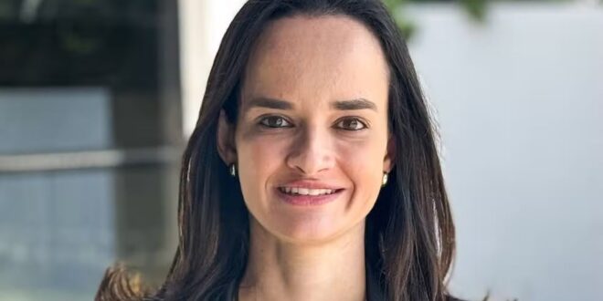 Médica impressiona ao rebater ataques à aparência dela: ‘Sociedade está doente’